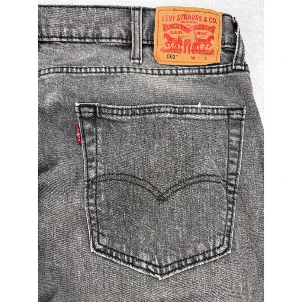 Levis 502 Jeans Mens 40x38 Gray Distressed Denim Taper Leg Red Tab